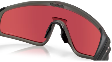 Sonnenbrille Oakley 0OO9404 - Latch panel - 940412 - Matte grey smoke - Größe(n) 35 (L)